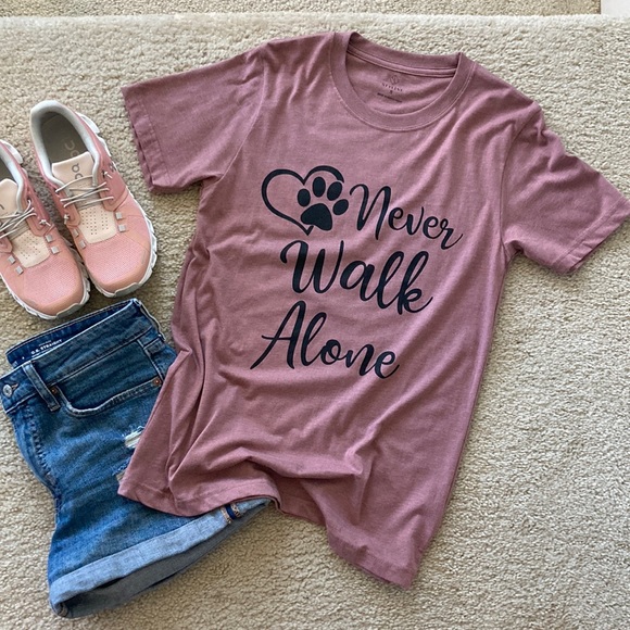 ‘Never Walk Alone’ Short Sleeve Graphic Tee - Picture 3 of 5